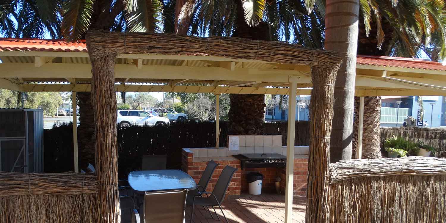 Palms Motel West Wyalong - BBQ facilities